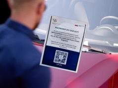 Uwaga na fałszywe wezwania do zapłaty wkładane za wycieraczki aut. To sposób oszustów na wyłudzenie danych