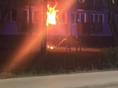 Pożar mieszkania w Kole. Sąsiedzka czujność zapobiegła tragedii