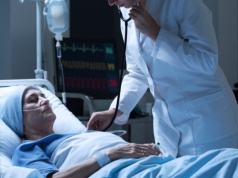 Więcej pielęgniarek stwierdzi zgon. Sprawdź, w jakich sytuacjach