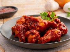 Słodkie i pikantne jednocześnie. Te skrzydełka smakują obłędnie