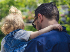 Sądy rodzinne są bezstronne, a na Placu Czerwonym rozdają samochody – czyli Radio Erewań znowu nadaje