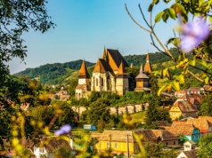 Tanie podróżowanie i niezwykły klimat. Wyglądają niepozornie, a przyciągają jak magnes