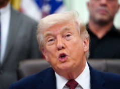 "WSJ": Trump godzinami krzyczał na doradców. "Co za bałagan"