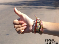 Wsiadła do niebieskiego vana. Przez siedem lat żyła zamknięta w drewnianej skrzynce