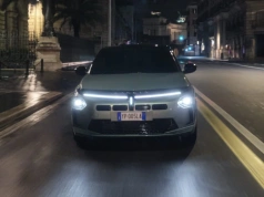 Auto którego nikt nie chce ma nową wersję. Trzeci pedał ma przyciągnąć klientów