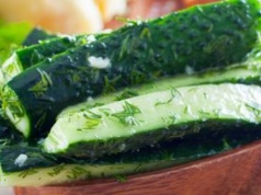 Szwagierka nie robi małosolnych z pierwszych ogórków. Hitem rodzinnych obiadów są krokodylki