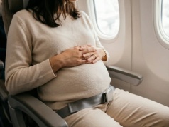 Dziecko urodziło się w samolocie w trakcie lądowania. Teraz eksperci nie wiedzą, jakiej jest narodowości