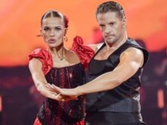 TYLKO NA PUDELKU: Sebastian Fabijański doznał KONTUZJI barku: "Miał problemy z choreografią". Wiemy, co z jego udziałem w "TzG"!
