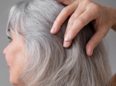 Efekt botoksu na włosach w domu - tani hit z Polski, który wygładza i pogrubia pasma bez wizyty u fryzjera