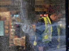 Zamiast pomóc obywatelom uciekli. Szef policji patrolowej podał się do dymisji