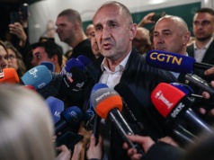 Bułgaria: sondaże wskazuje na zwycięstwo partii Rumena Radewa. Niektórzy nazywają go „nowym Orbanem”