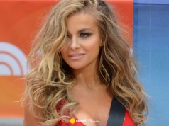 Po Pameli Anderson to ona była gwiazdą "Słonecznego patrolu". Na koncie ma liczne skandale