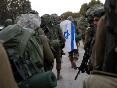 Szokujące sceny w Libanie. Izraelski żołnierz zbeszcześcił figurę Chrystusa