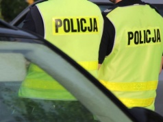 Zajrzał do kieszeni i zabrał gotówkę. Wpadł przez monitoring