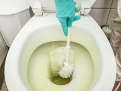 Najbrudniejsza rzecz w publicznej toalecie? To wcale nie deska