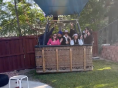 Balon z 13 osobami… wylądował w czyimś ogródku. Sceny jak z filmu w Kalifornii