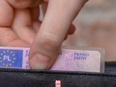 Czy trzeba wozić ze sobą prawo jazdy? Zwykle nie, ale są takie przypadki