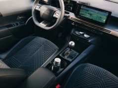 Najtańsza nowa Lancia bez elektryfikacji. Ypsilon Turbo 100 z manualem