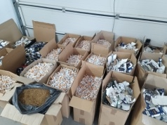 Lublin i Puławy: trzej mężczyźni z zarzutami po zabezpieczeniu blisko 5 mln sztuk papierosów i narkotyków