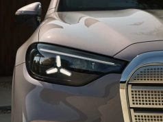 Nowy Mercedes wyciekł przed premierą. Zdecydowali się obudować ekran autem