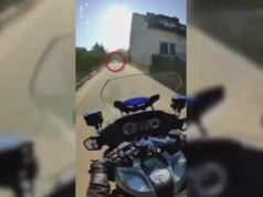 Policjant kazał się zatrzymać. Kierowca Saaba zaczął uciekać