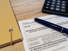 PIT-28 nie rozliczy się sam a czasu jest coraz mniej. Sprawdź, jak go rozliczyć na przykładzie