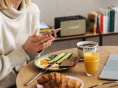 O której najlepiej jeść śniadanie? Nowe badania wskazały porę, która wiąże się z niskim BMI