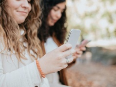 “Sześć stopni” przestaje być anegdotą. Nowe badanie tłumaczy, skąd się bierze