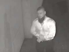 Uderzył mężczyznę w twarz. Policja prosi o pomoc w ustaleniu tożsamości