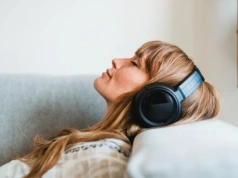 Tak dla podkastów i radia, nie dla instytucji. Jak Polacy uczestniczą w kulturze