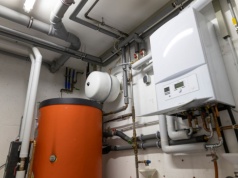 Zmiany w ogrzewaniu uderzą w tysiące Polaków. Ten system może generować wyższe rachunki