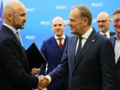 Rząd przystał na propozycję Brzoski. Ważna zmiana ws. 800 plus