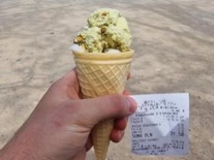 Kupił trzy gałki lodów w Warszawie. Pokazał nam paragon