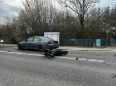 Tragiczny wypadek motorowerzysty z autem. Kierujący fordem bez uprawnień. Kierujący jednośladem nie żyje