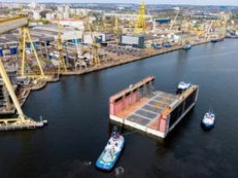 Gigantyczny dok wodowany w Szczecinie. Trwa skomplikowana operacja