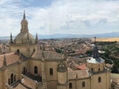 Hiszpania: episkopat zaniepokojony nieuprawioną ingerencją ideologiczną państwa