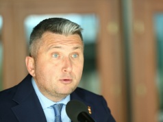 "Prezes PKOl kłamie i manipuluje". Rzecznik ministra odpowiada ws. Zondacrypto