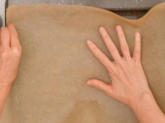 Kupujesz papier do pieczenia? Lepiej sprawdź to jeszcze w sklepie. Jeden błąd może sporo kosztować