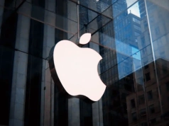 Apple po piętnastu latach zmienia CEO – kto zastąpi Tima Cooka?