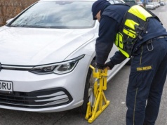 Blokada na kole to nie zawsze mandat. Kierowcy często o tym nie wiedzą