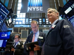 Lekkie spadki na Wall Street po kilku dniach rekordów