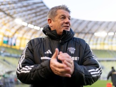 Trener Lechii nie wytrzymał po decyzji Raczkowskiego. "Zdejmujemy odpowiedzialność z sędziów"