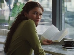 Zendaya w butach, które królowały w Polsce w latach 90. Te z sieciówek to ideał na lato 2026