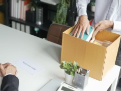 Fala cięć w polskich firmach. Od morza do Tatr setki osób ląduje na bruku