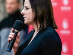 Transparent jak z Auschwitz i przekrzykiwanie urzędniczki. Fundacja Kai Godek przekroczyła kolejne granice