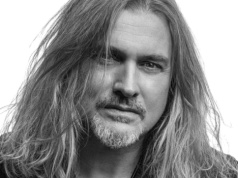 Maciek Balcar z nowym singlem „A może tak…”