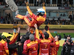 Żużel. Kowalski prawie został okradziony! Chodzi o szczęśliwe rękawiczki!