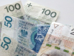 Polacy zaskoczyli w sprawie 800 plus. Wypowiedzieli się nt. podwyżki