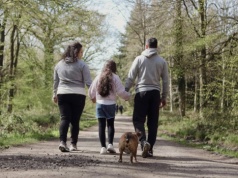 Chcą zlikwidować 800 plus w zamian za 2333 zł. Pieniądze dla dzieci od 3. roku życia