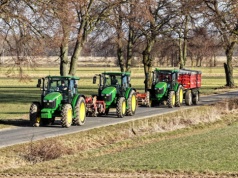 Jeden model, trzy przekładnie. Testujemy ciągniki John Deere 5105M